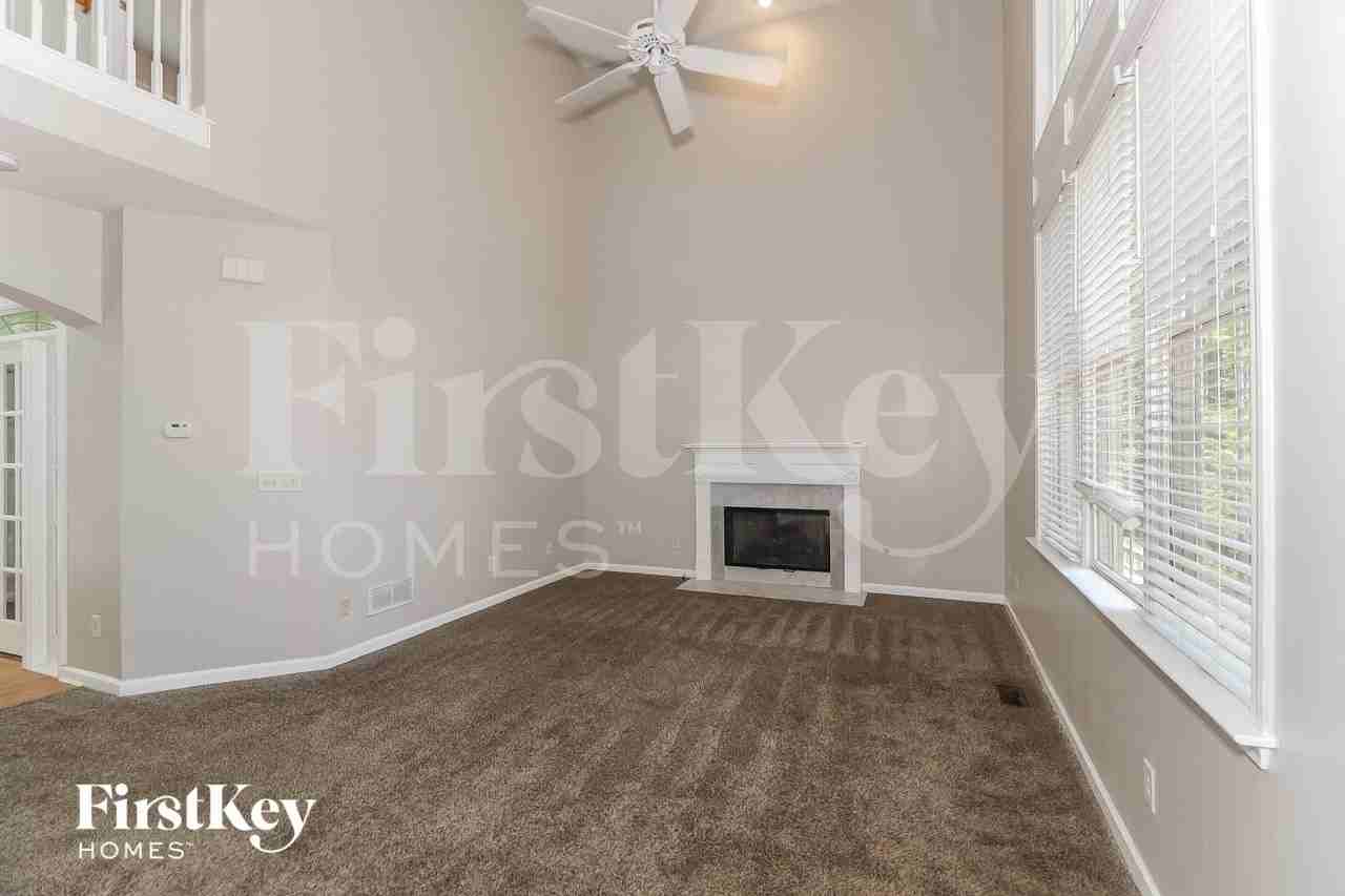 1557 Grove Arbor Ter - Photo 2 of 14