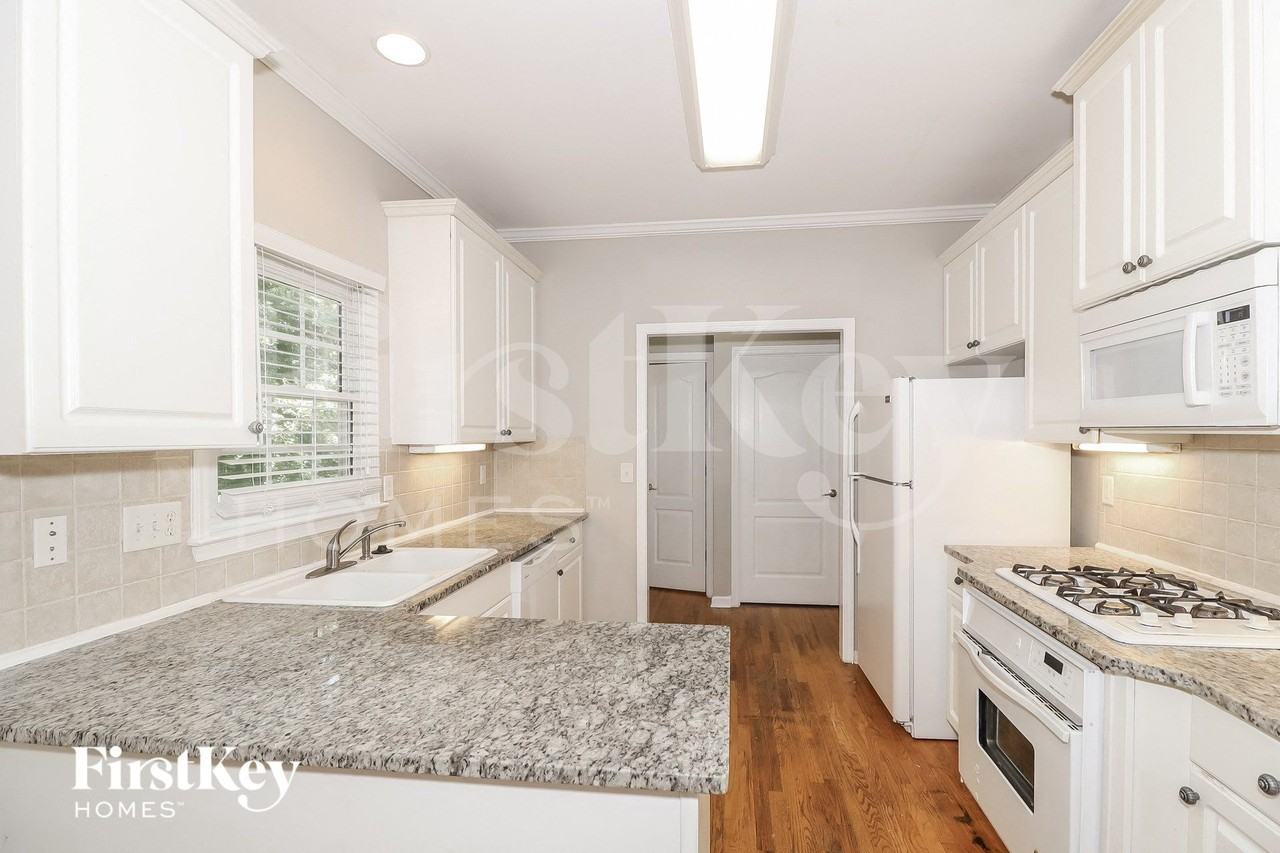 1557 Grove Arbor Ter - Photo 5 of 14