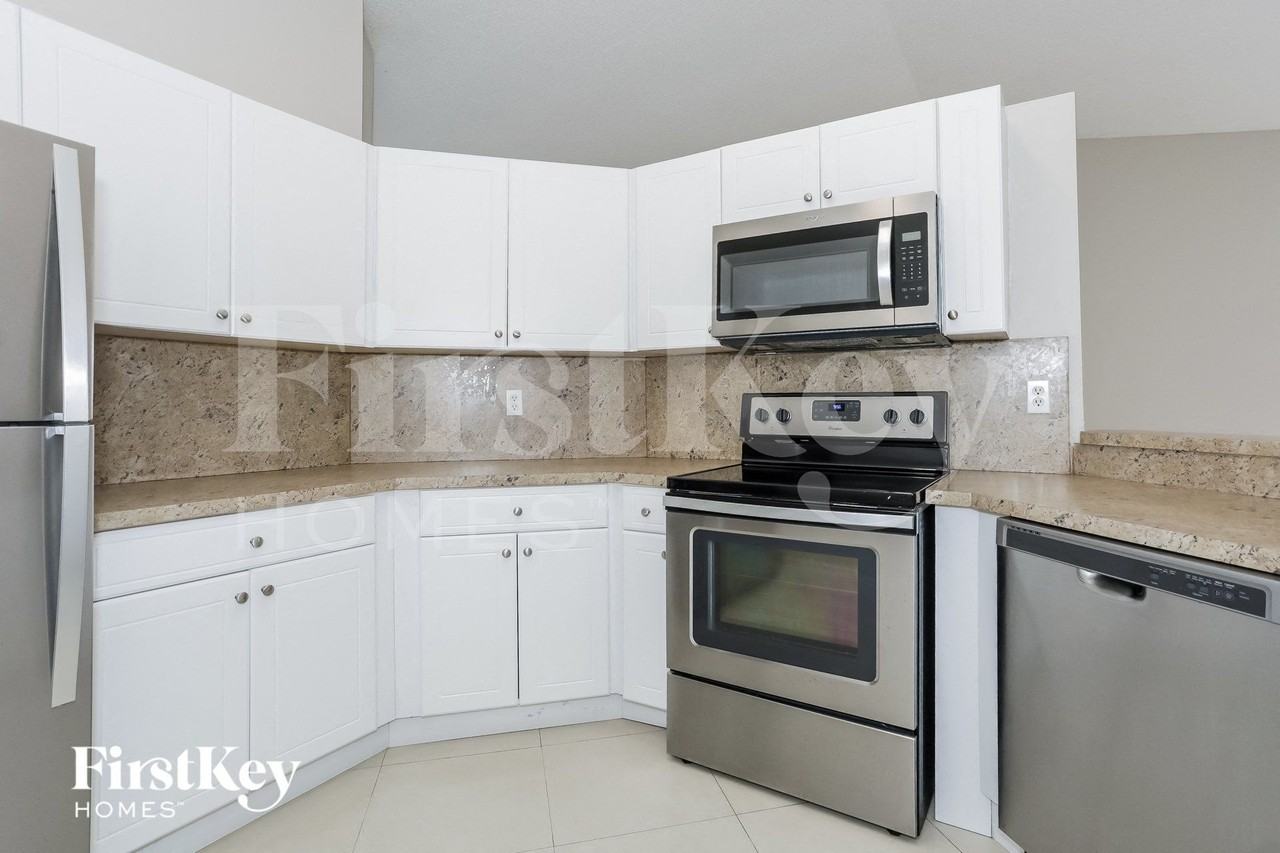 12324 Swstreet - Photo 6 of 15