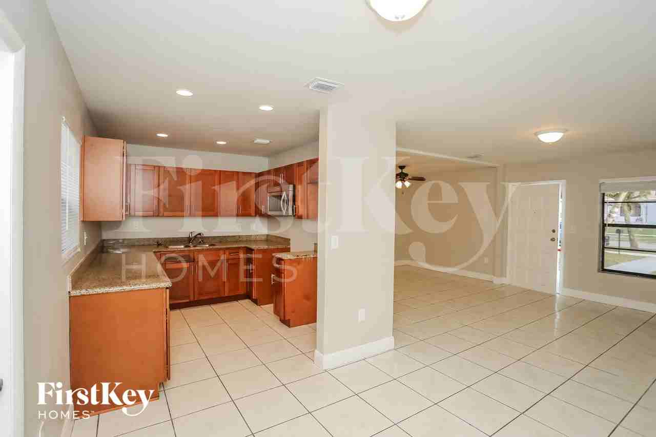 1155 Nw 127th St - Photo 6 of 15