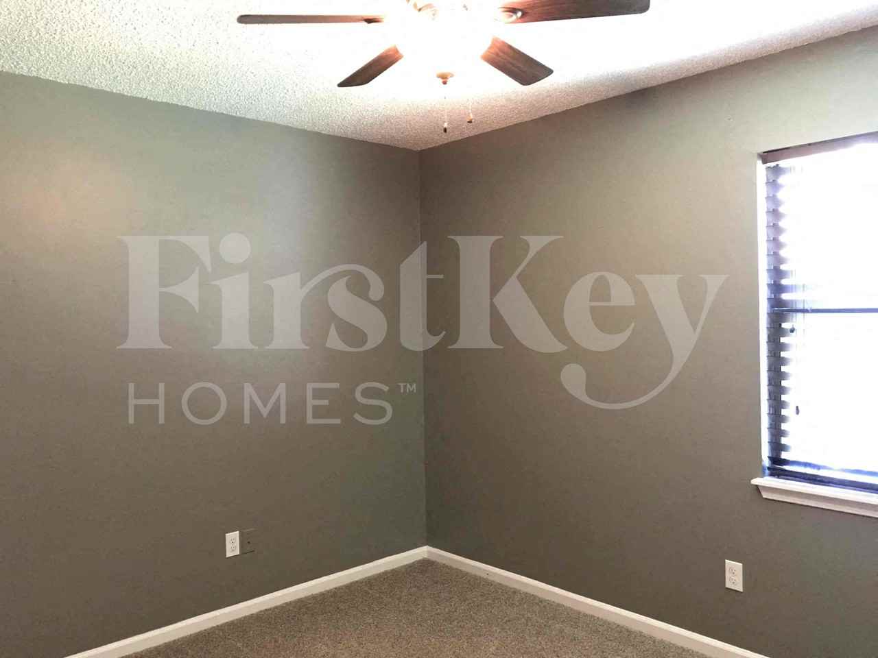 10812 Carrington Ct - Photo 4 of 22