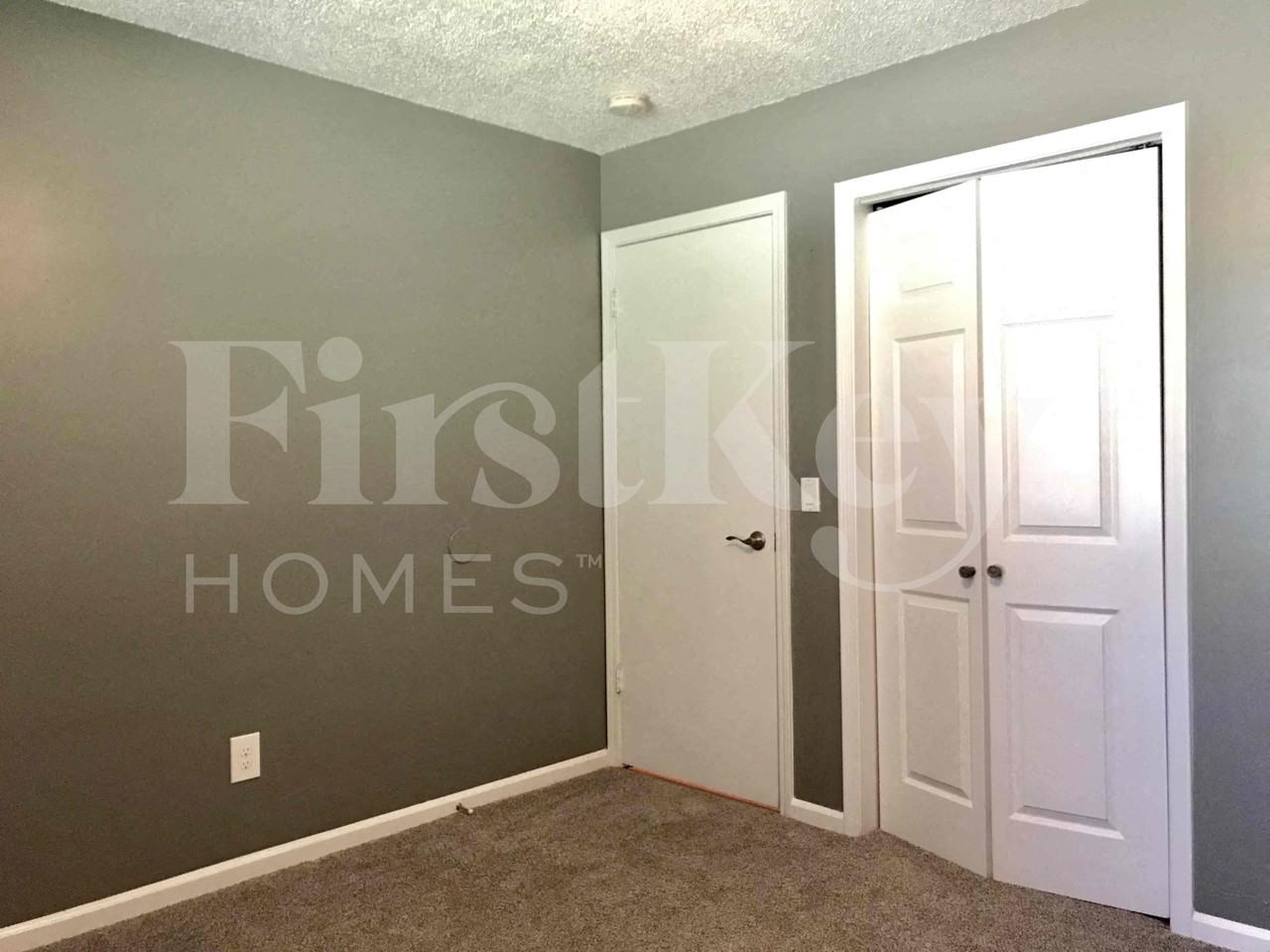 10812 Carrington Ct - Photo 7 of 22