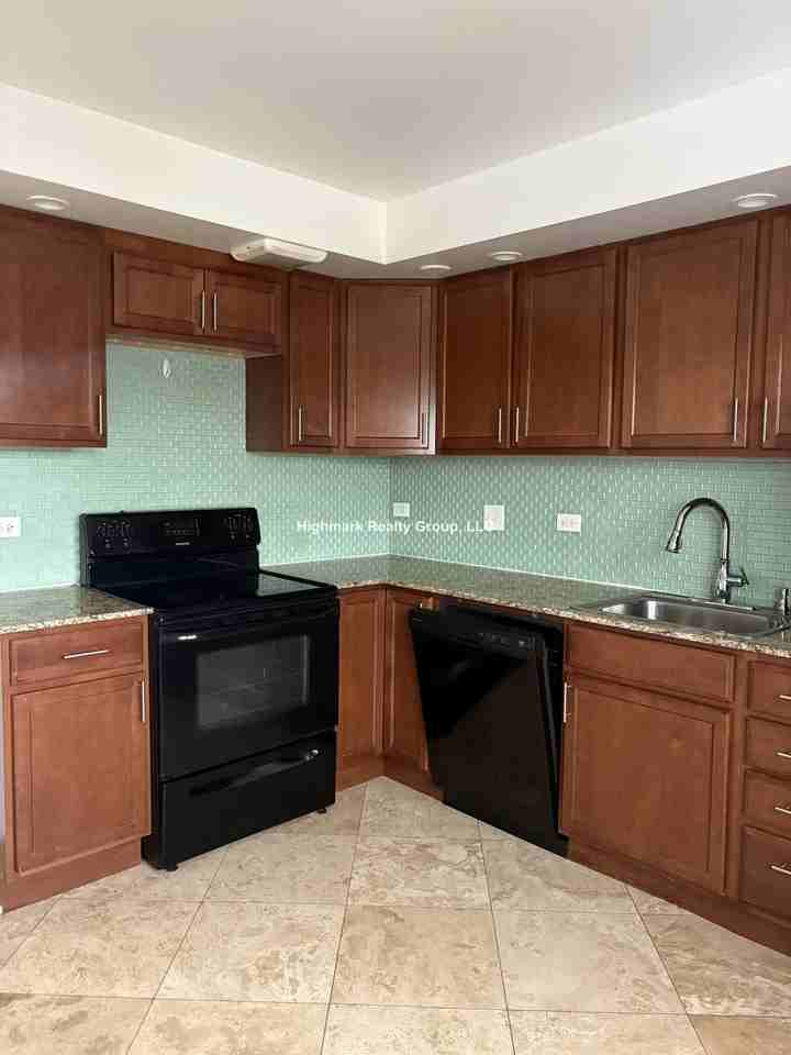 7632 1/2 N Milwaukee Ave #3A - Photo 3 of 10