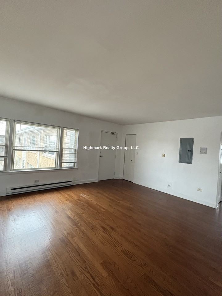 7632 1/2 N Milwaukee Ave #3A - Photo 4 of 10