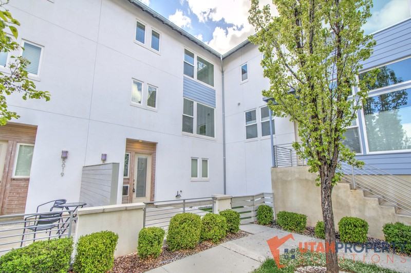 5021 W Daybreak Pkwy - Photo 3 of 27