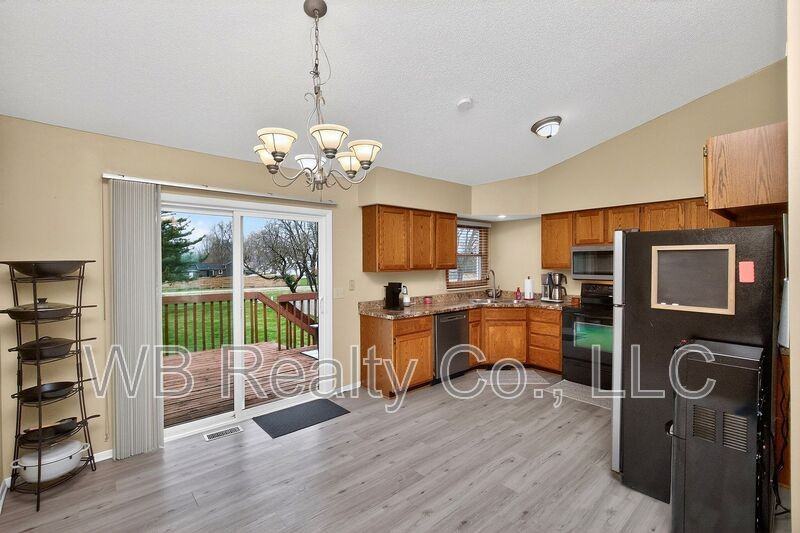 260 Windfield Pkwy - Photo 7 of 30