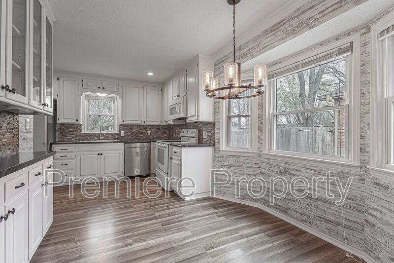 1331 Sw Horizon Dr - Photo 7 of 19