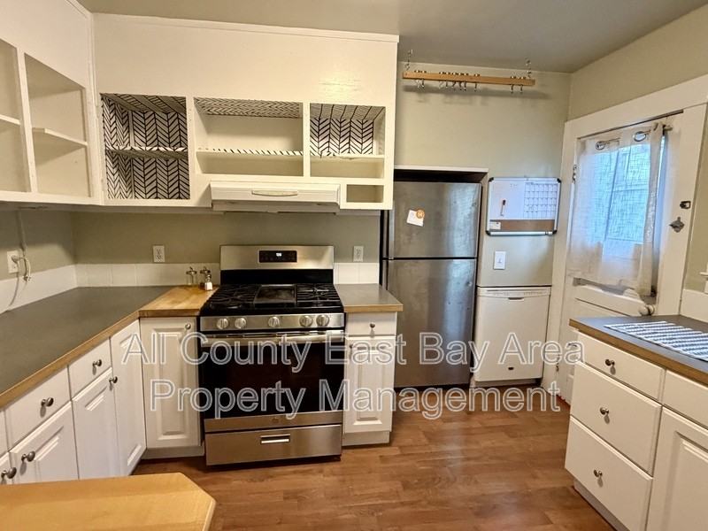 2306 Spaulding Ave - Photo 5 of 10