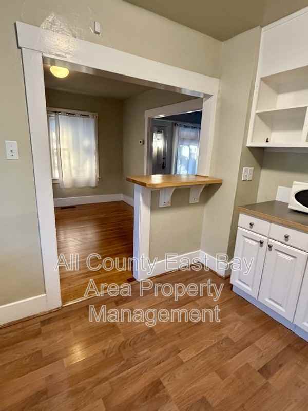 2306 Spaulding Ave - Photo 6 of 10