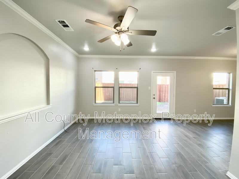 4723 Amal Saleh Dr - Photo 2 of 11