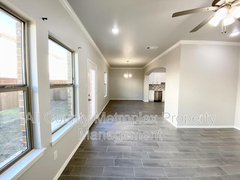 4723 Amal Saleh Dr - Photo 3 of 11