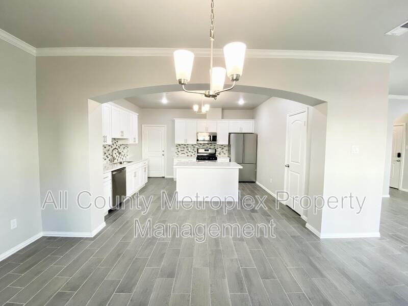 4723 Amal Saleh Dr - Photo 4 of 11