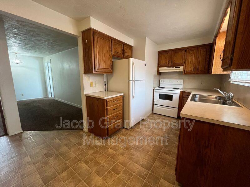 143 W Fremont Ave #3 - Photo 2 of 7