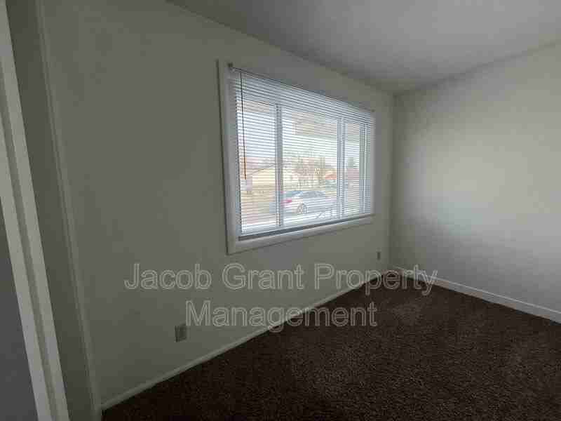 143 W Fremont Ave #3 - Photo 6 of 7