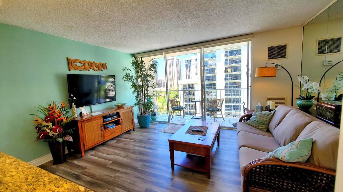 1925 Kalakaua Ave #1302 - Photo 3 of 16