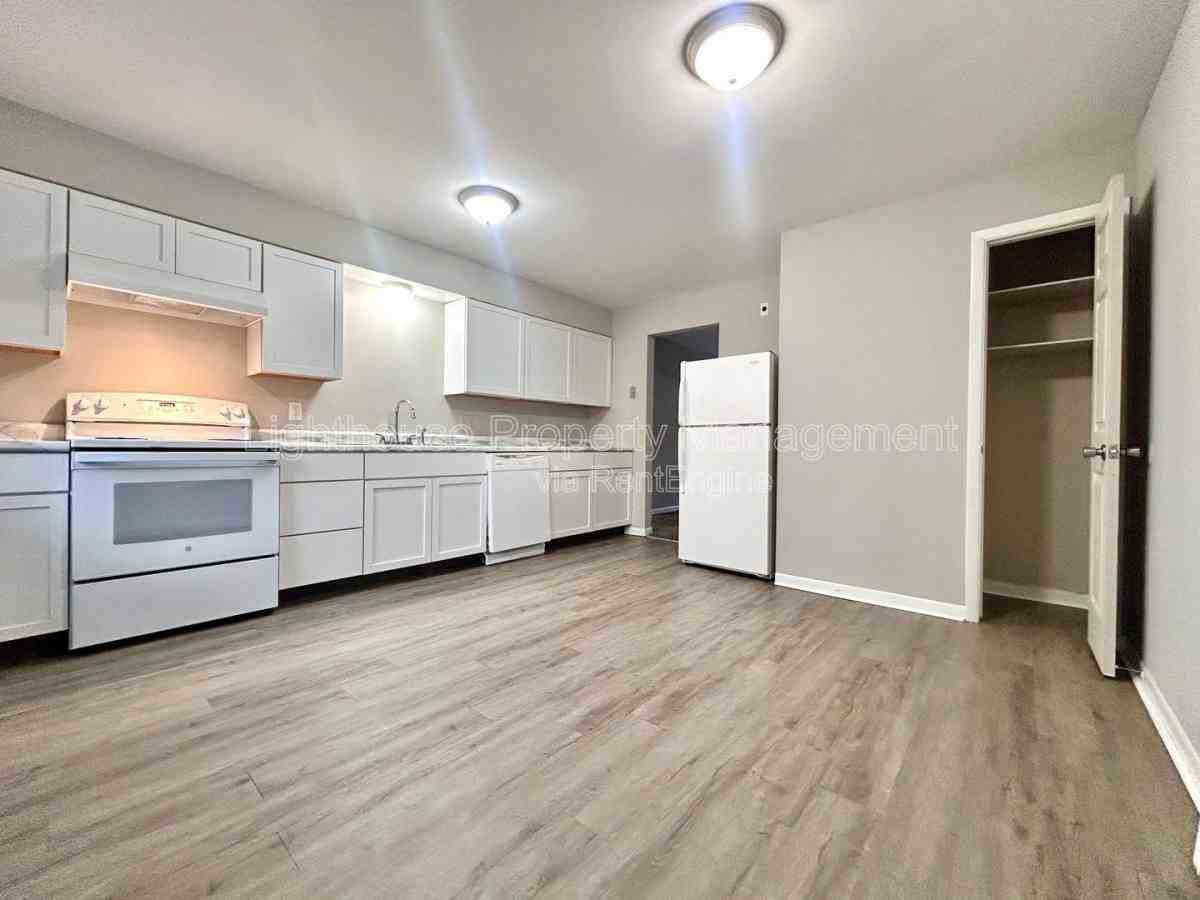 2235 29th St Sw #1 - Photo 3 of 10