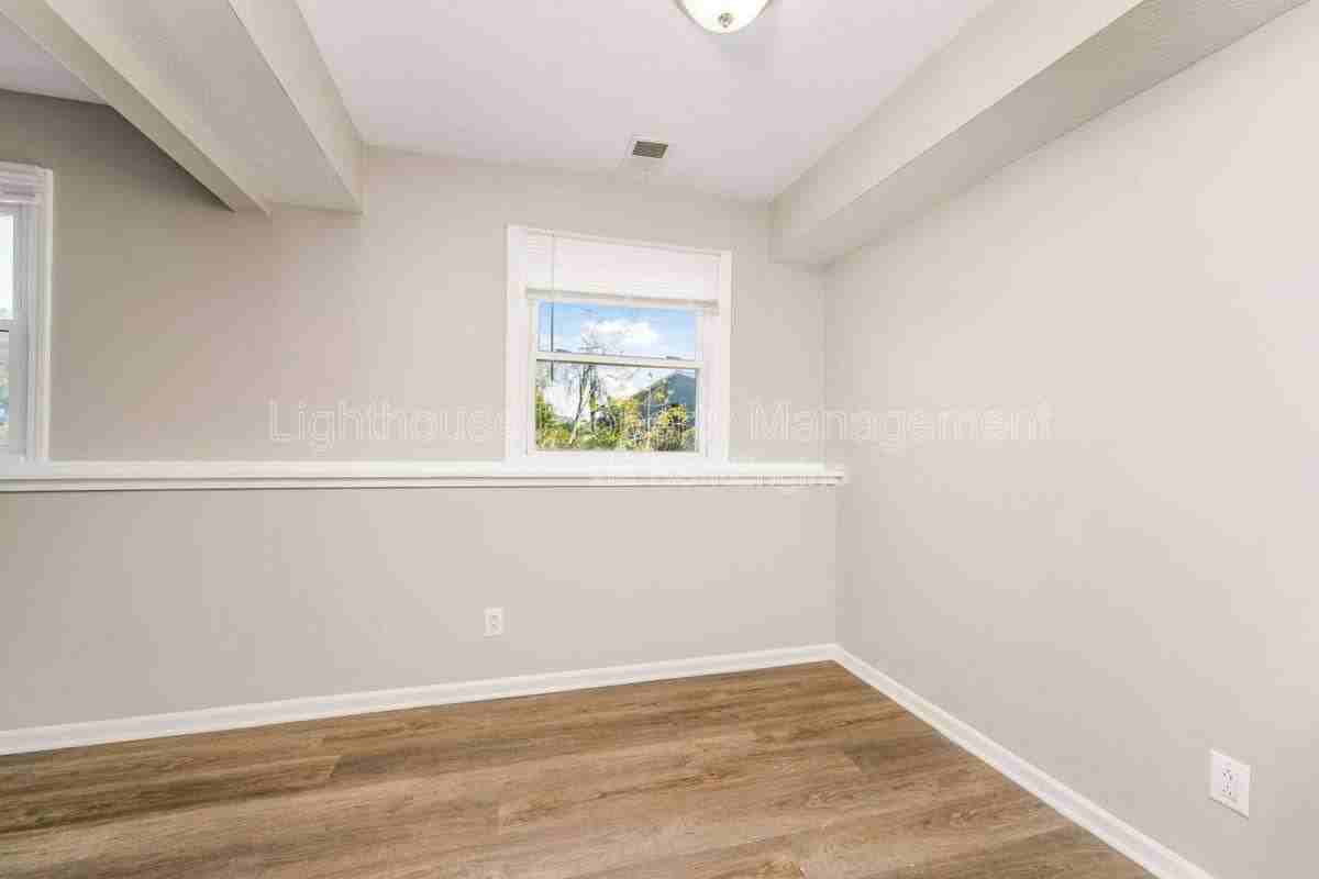 7830 S 8th St #E2 - Photo 4 of 8