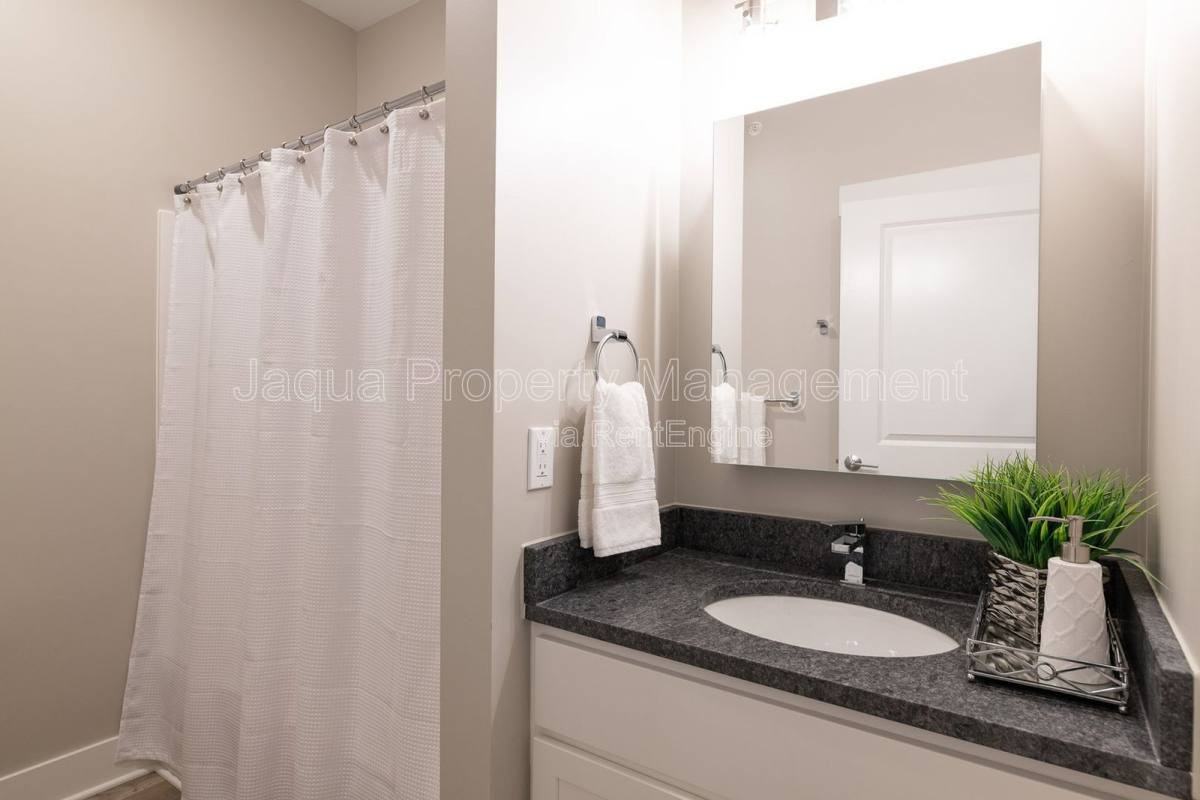 24279 W Mcgillen Ave #C22 - Photo 7 of 10