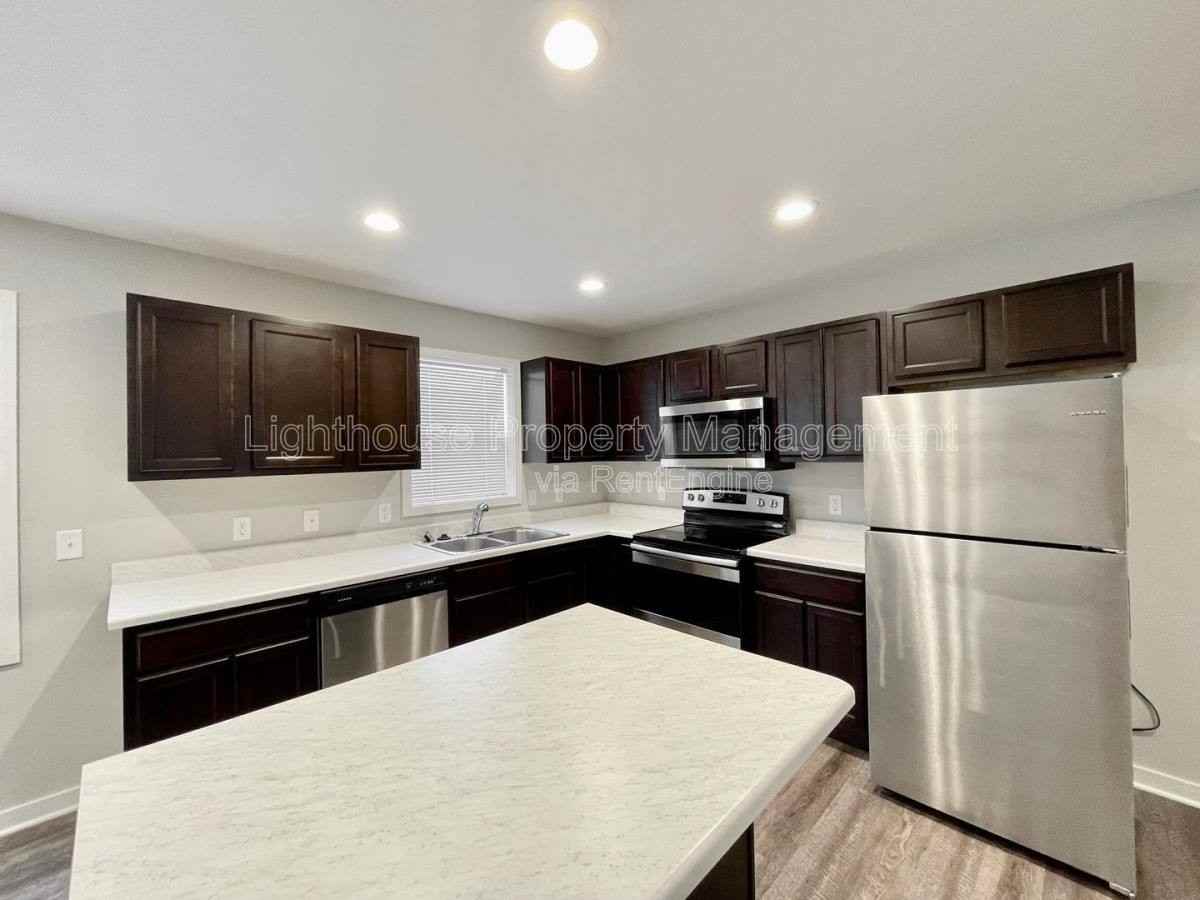 303 Baldwin St #H2 - Photo 4 of 10