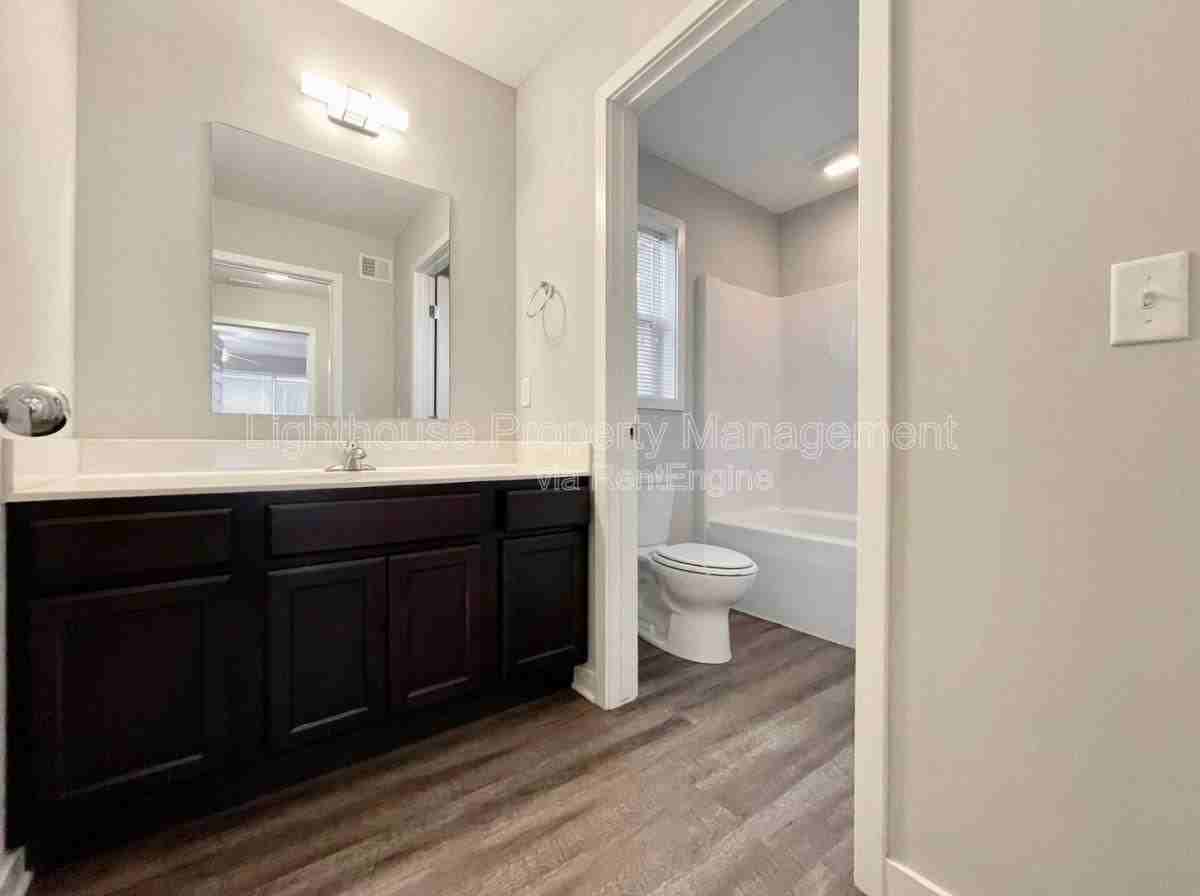 303 Baldwin St #H2 - Photo 6 of 10