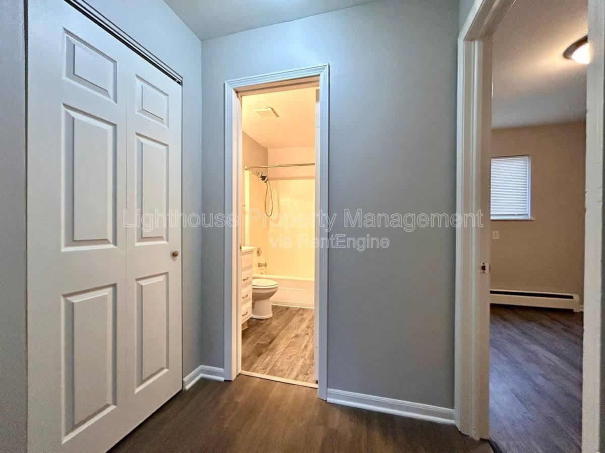 1921 Farragut St Sw #9 - Photo 5 of 8