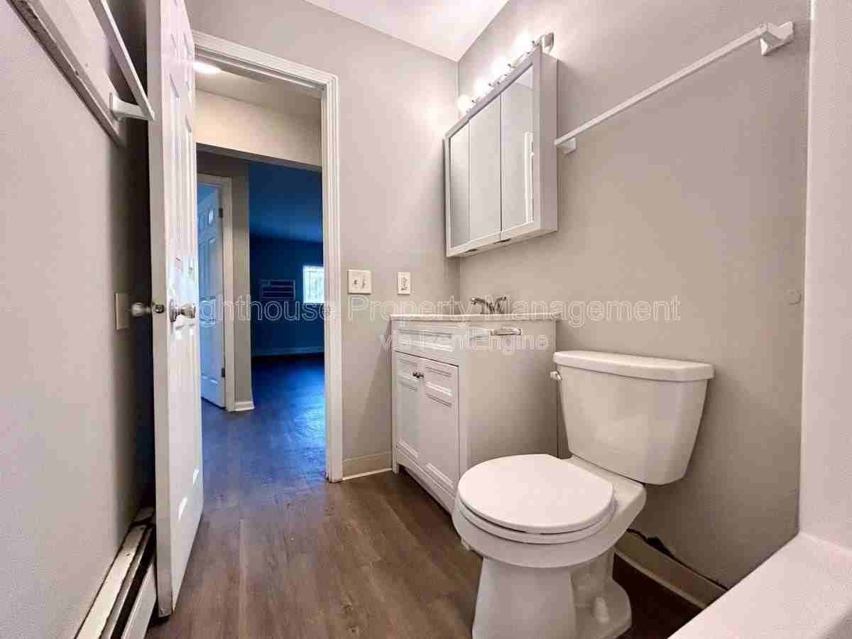 1921 Farragut St Sw #9 - Photo 7 of 8