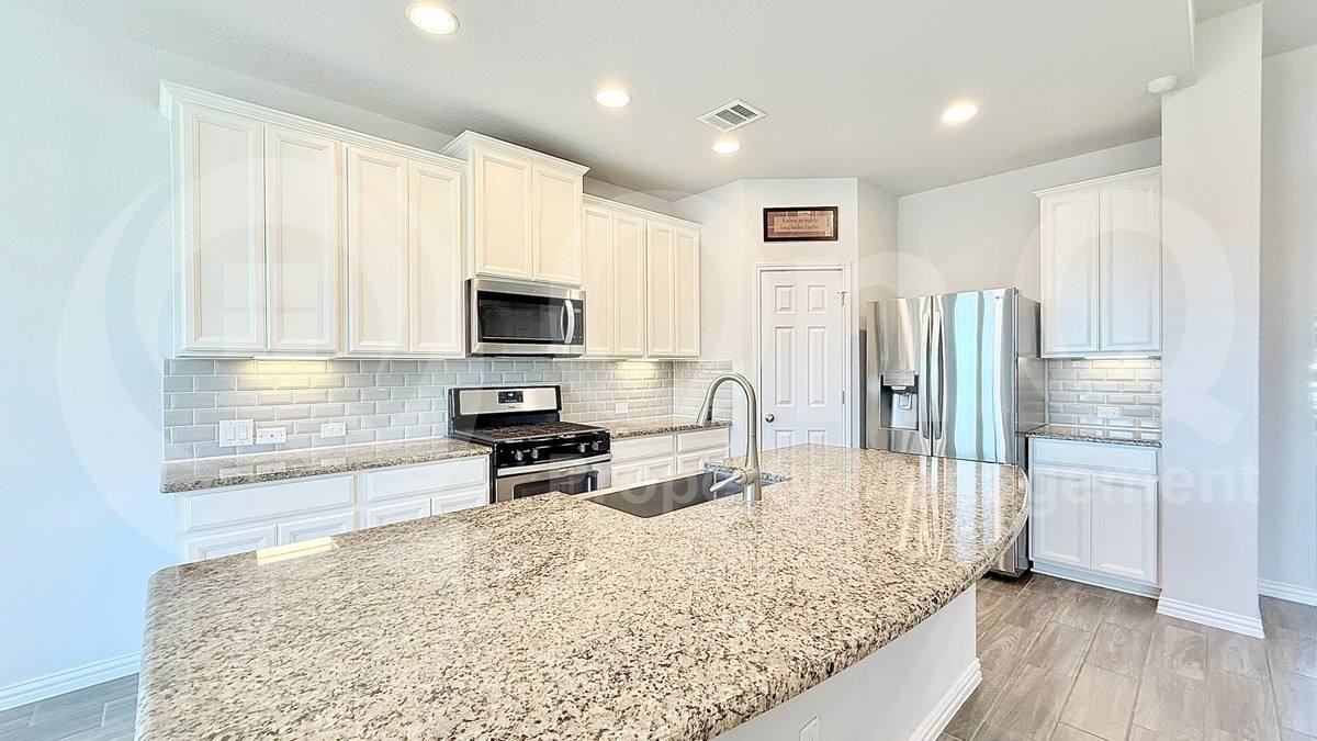 236 Allegrini St - Photo 3 of 10