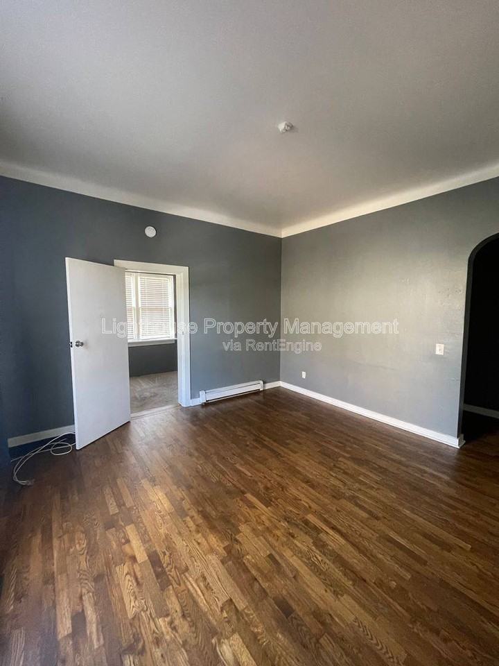 809 W Cedar St #2 - Photo 2 of 10