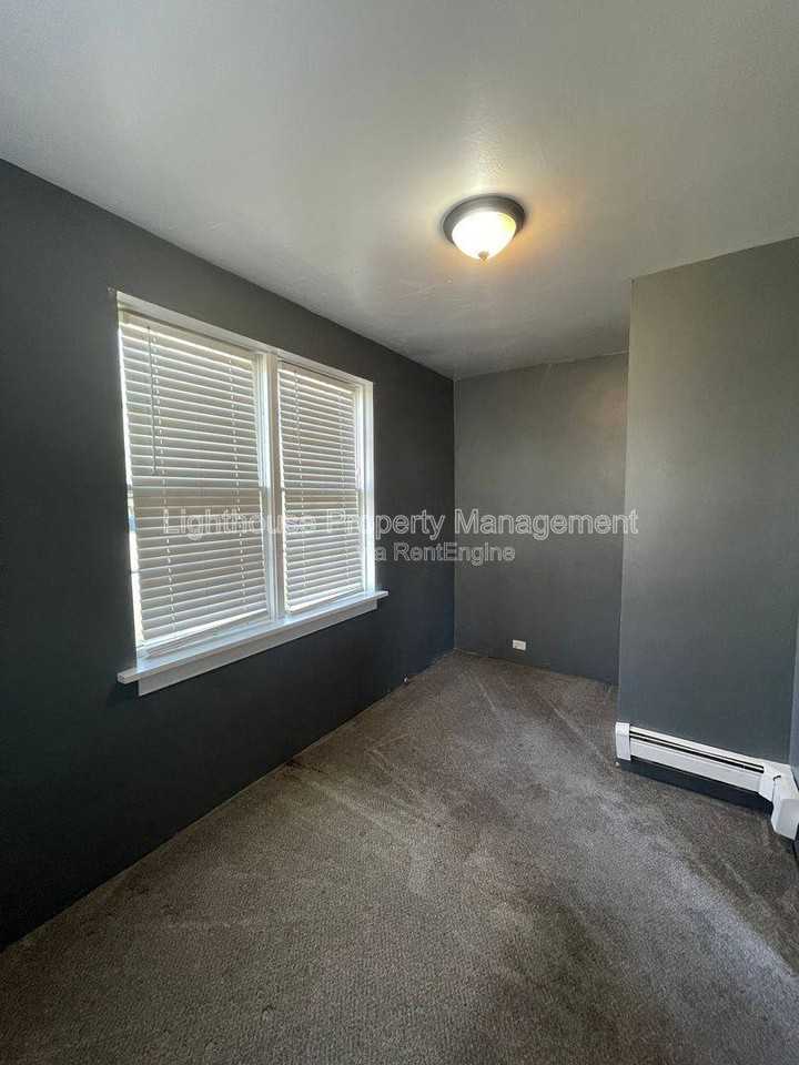 809 W Cedar St #2 - Photo 3 of 10