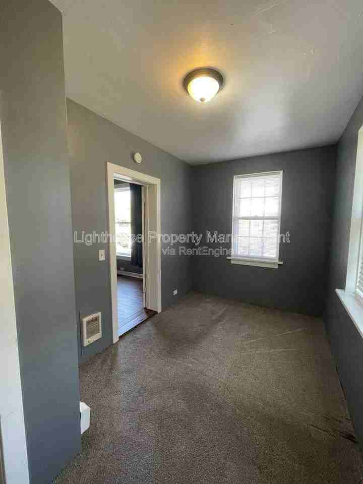 809 W Cedar St #2 - Photo 4 of 10
