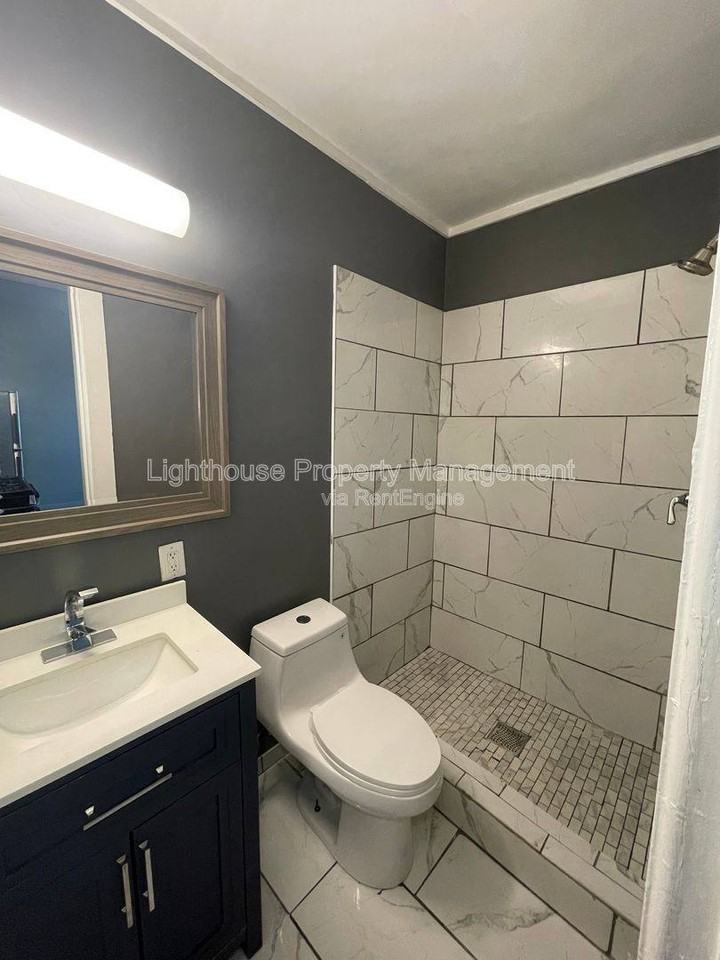 809 W Cedar St #2 - Photo 7 of 10