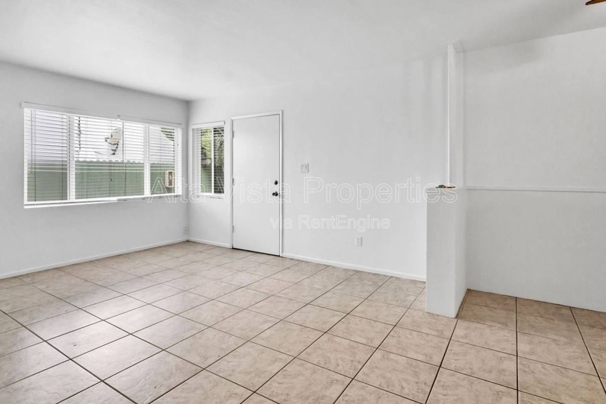425 Bonair St #2 - Photo 2 of 9