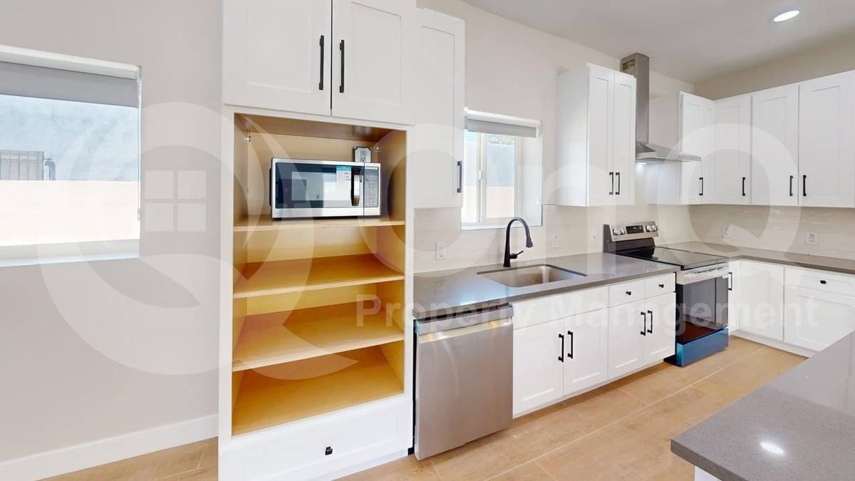 722 N Tucson Blvd - Photo 5 of 10