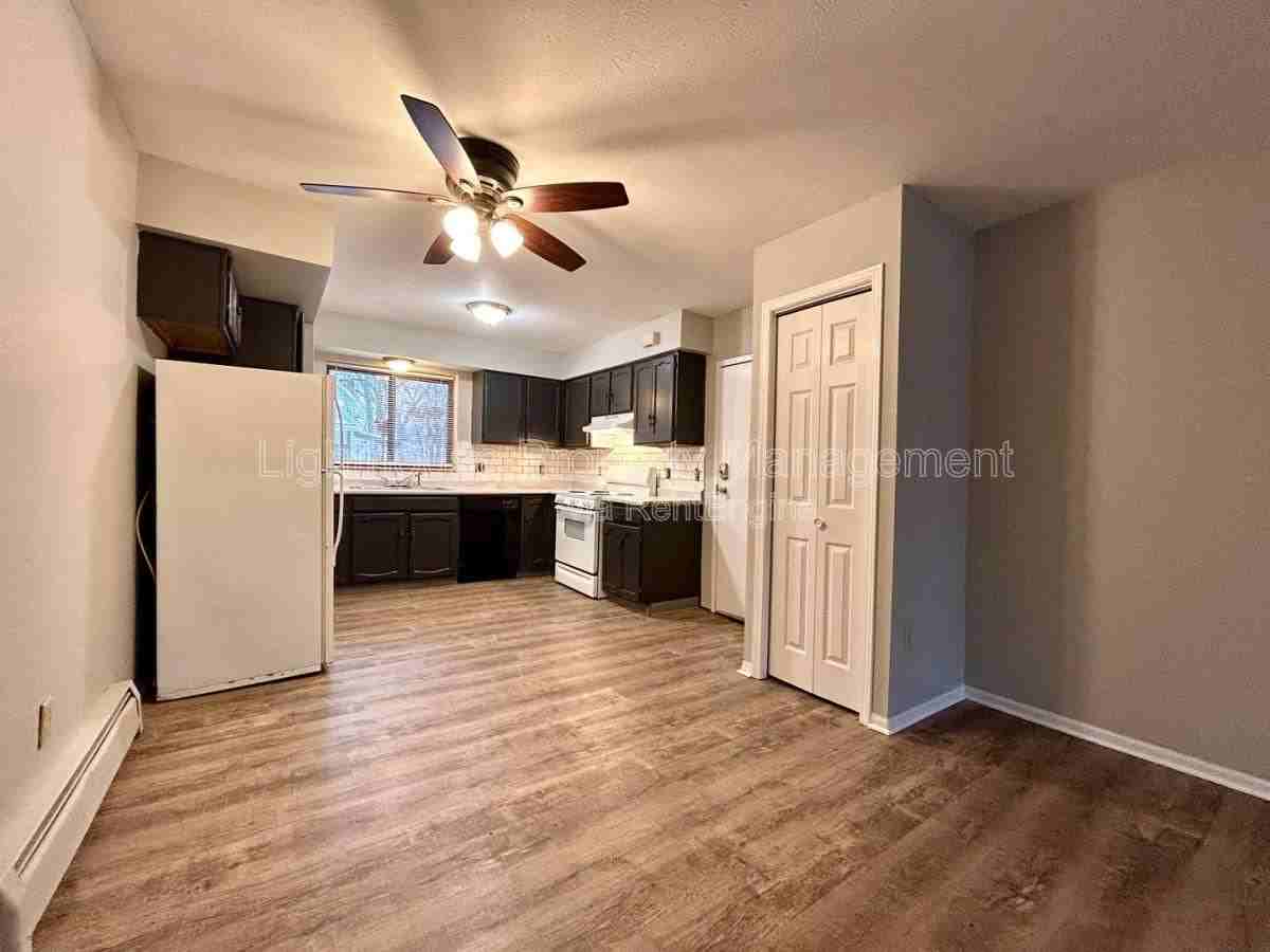 2134 Mckee Ave Sw #2 - Photo 3 of 10