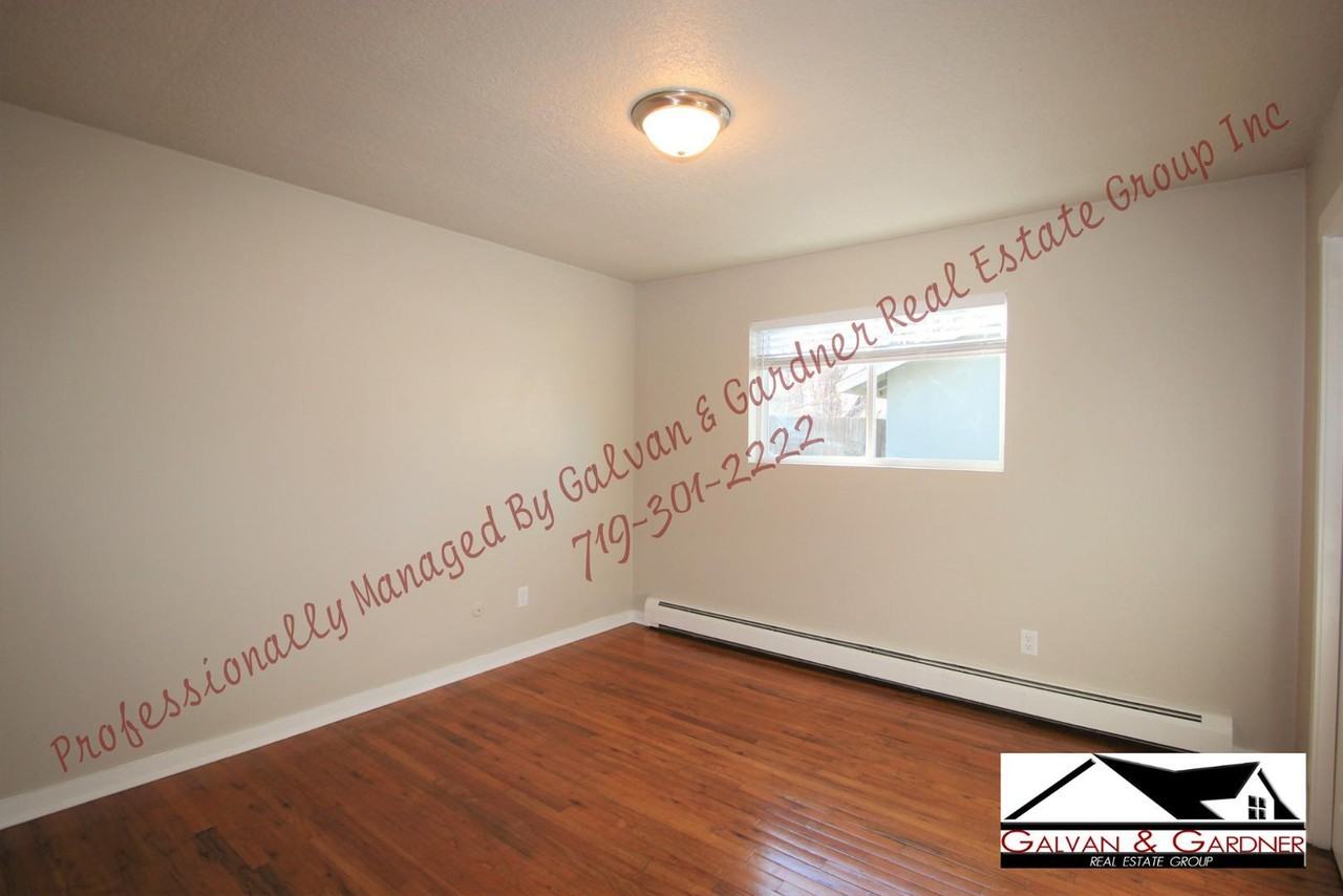 305 E Arvada St #5 - Photo 4 of 5