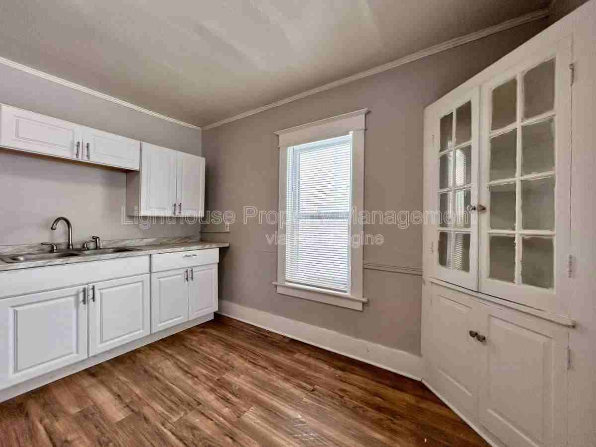 2513 Sanford St #1 - Photo 4 of 10