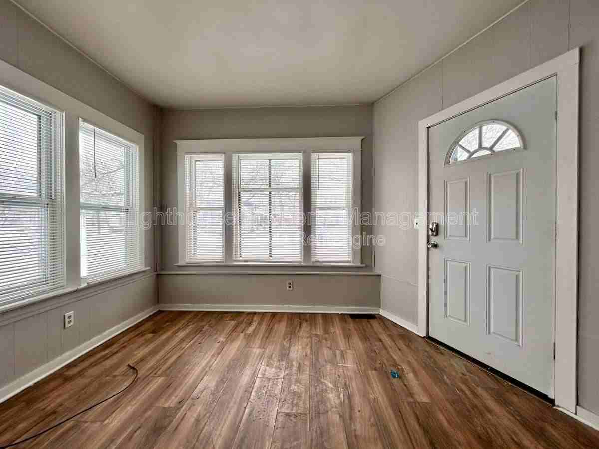 2513 Sanford St #1 - Photo 5 of 10