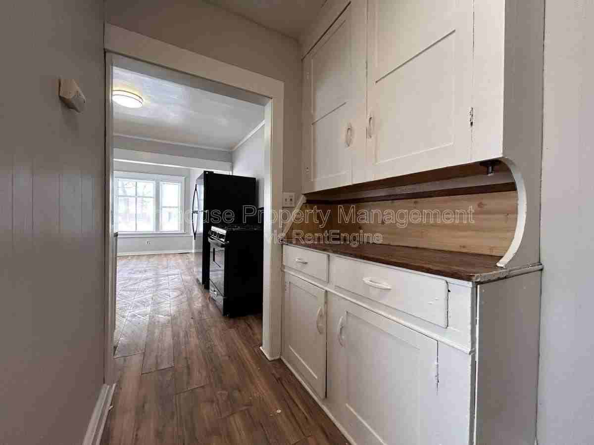 2513 Sanford St #1 - Photo 7 of 10