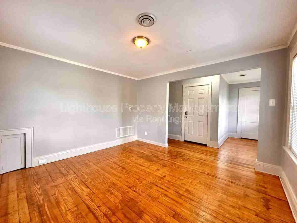 81 Delaware Ave #2 - Photo 4 of 10