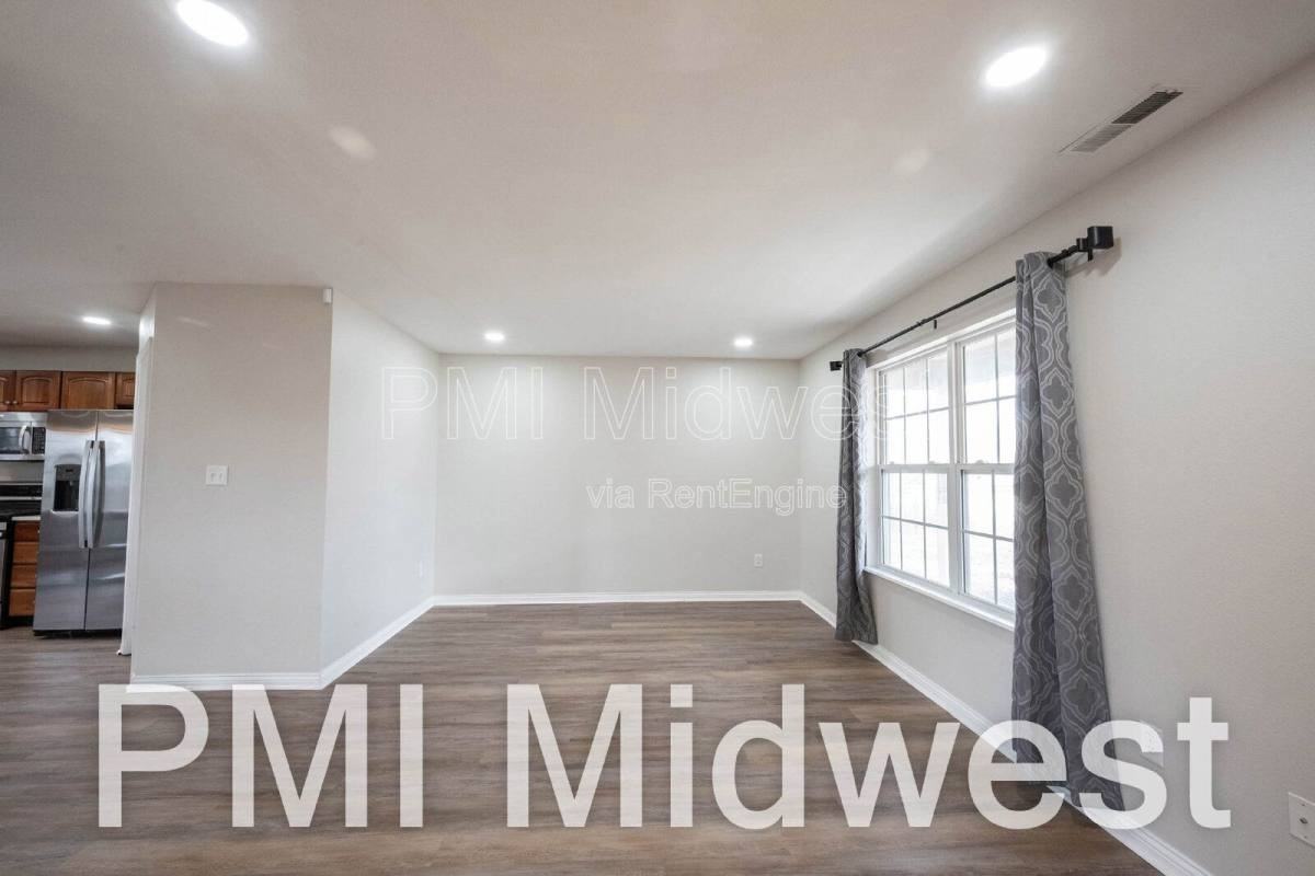 18058 Cristin Way - Photo 2 of 10