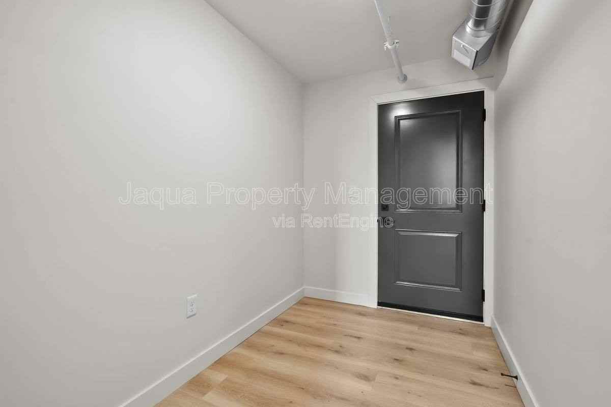 266 E Michigan Ave #402 - Photo 2 of 10