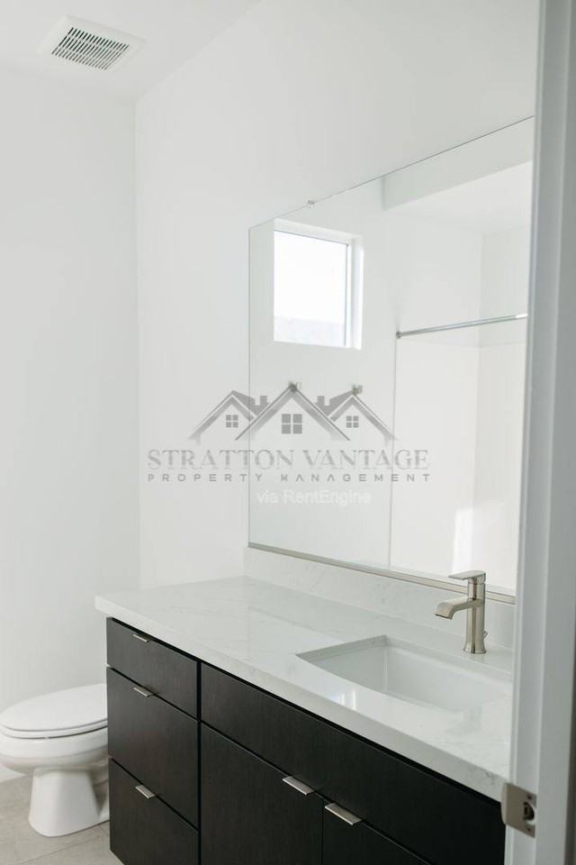 10262 E Utah Ave - Photo 3 of 10