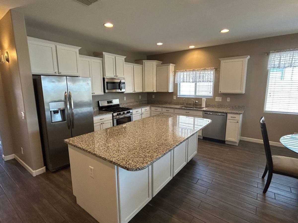 14825 N 171st Dr - Photo 3 of 10