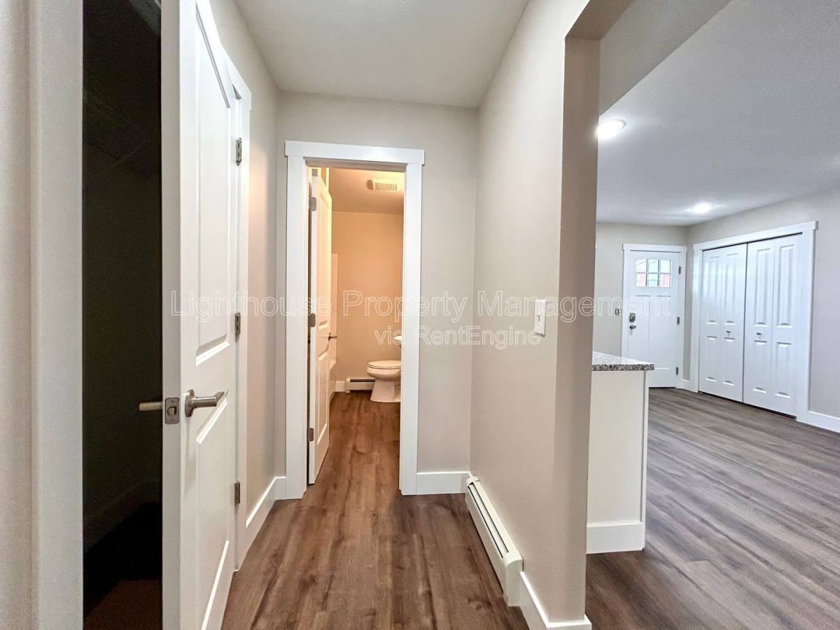 2876 Taft Ave Sw #4 - Photo 6 of 9