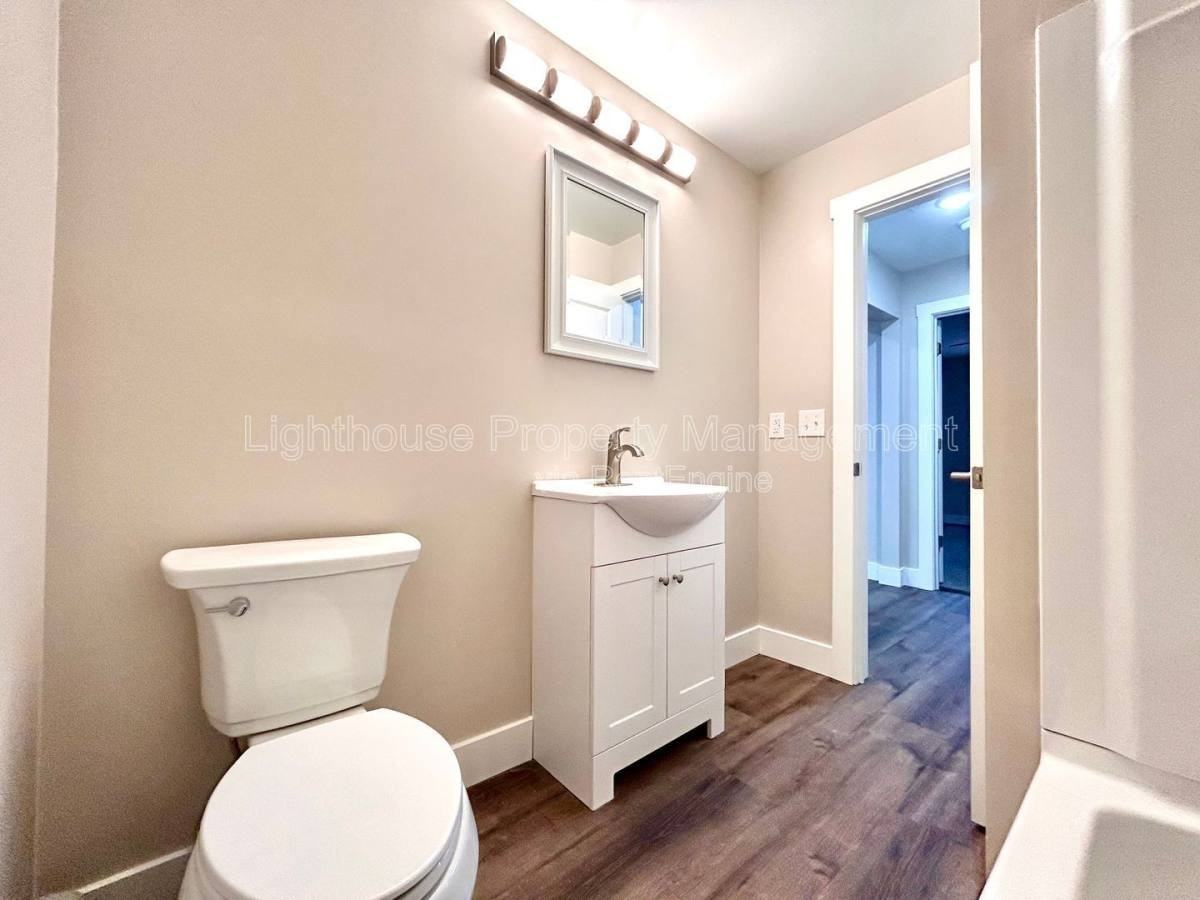 2876 Taft Ave Sw #4 - Photo 7 of 9