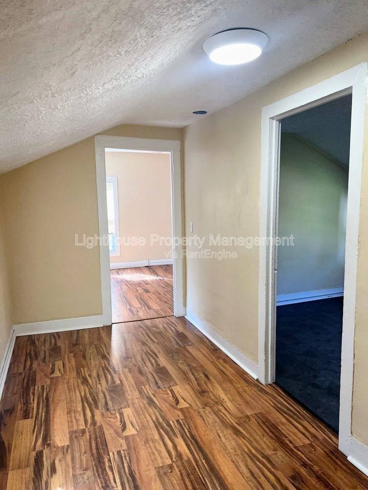 E N Ave #2 - Photo 3 of 10