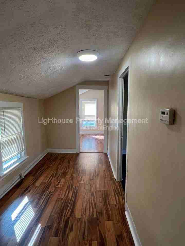 E N Ave #2 - Photo 7 of 10