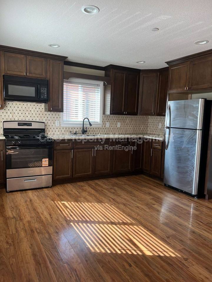 1445 1 2 S Sunol Dr - Photo 2 of 10