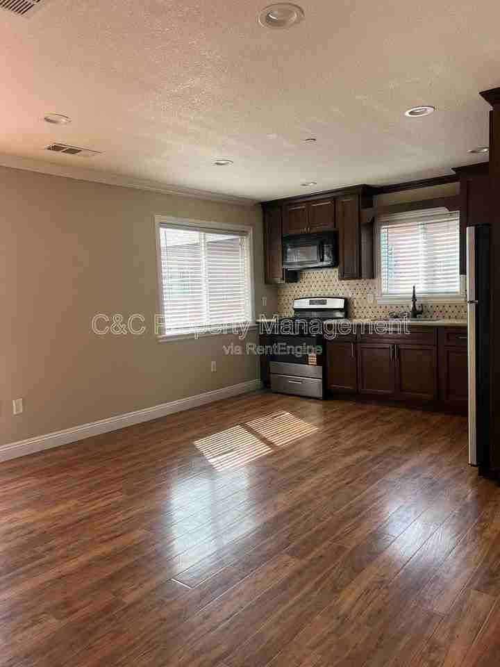 1445 1 2 S Sunol Dr - Photo 3 of 10