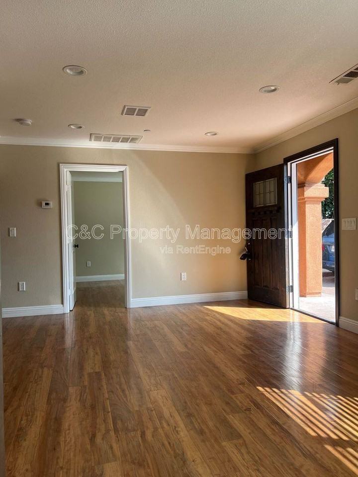 1445 1 2 S Sunol Dr - Photo 5 of 10